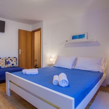 Room M Cres Bagian luar foto