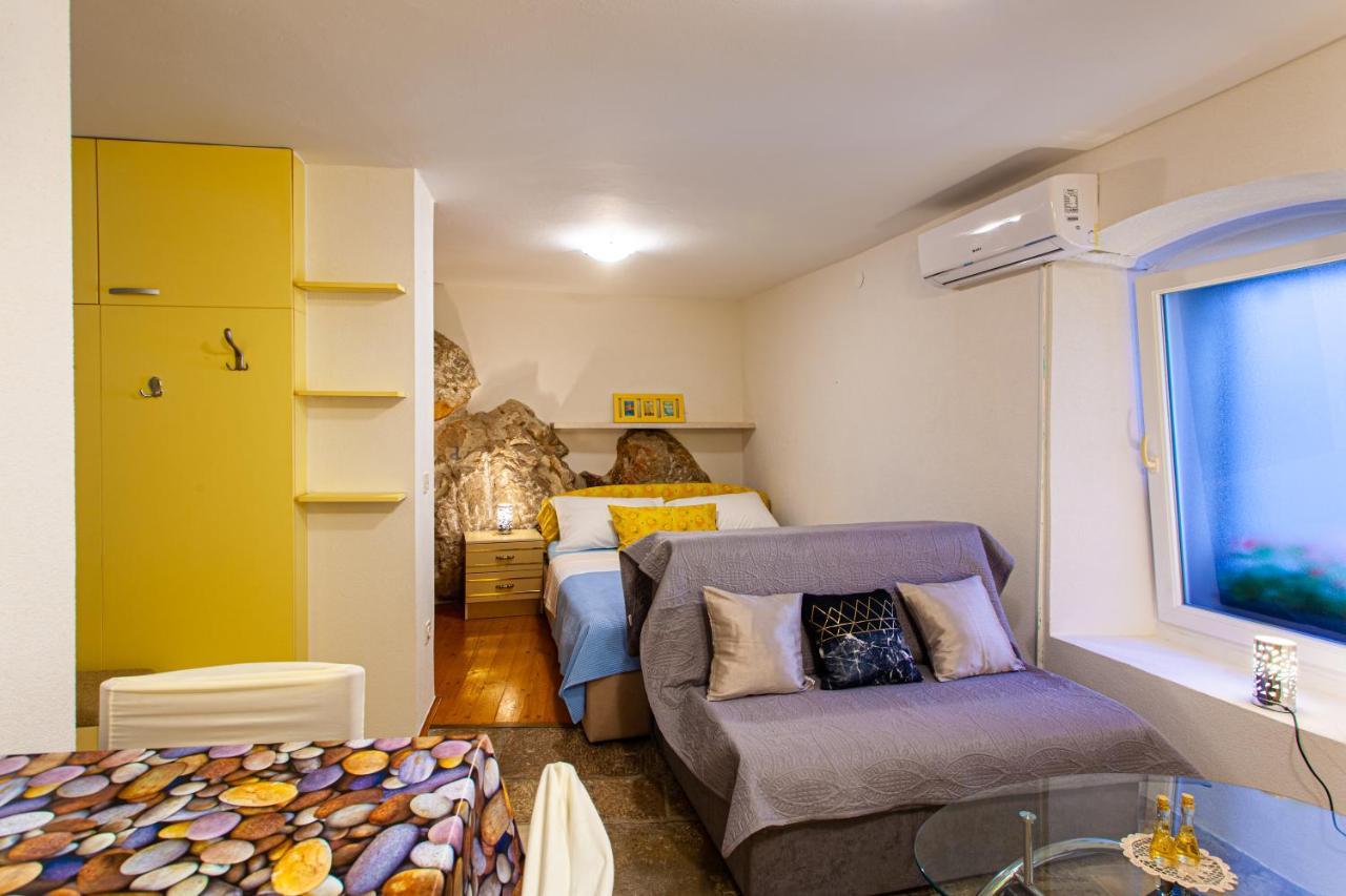Room M Cres Bagian luar foto