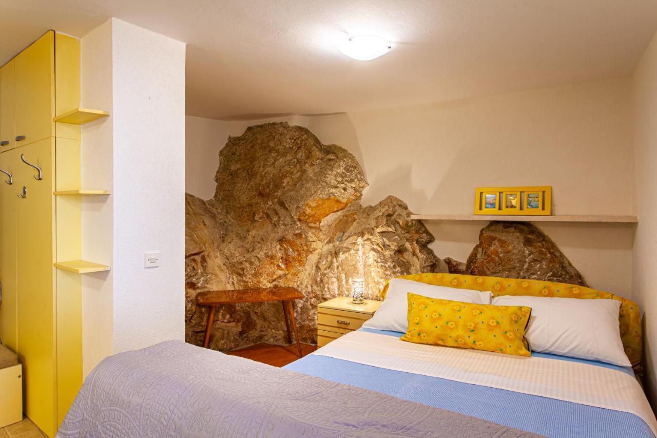 Room M Cres Bagian luar foto