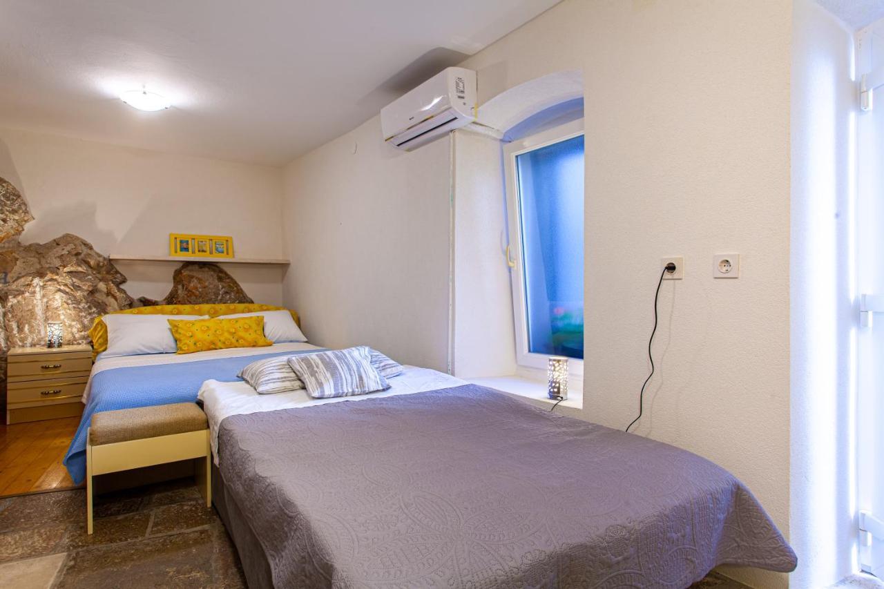 Room M Cres Bagian luar foto